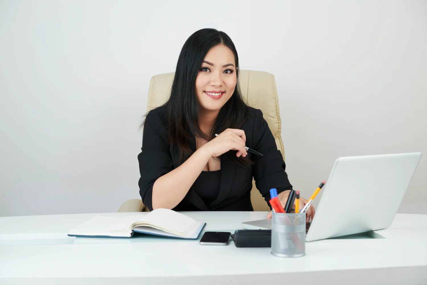 Strategi Staf Admin Pangkas Waktu Kelola Data Kantor